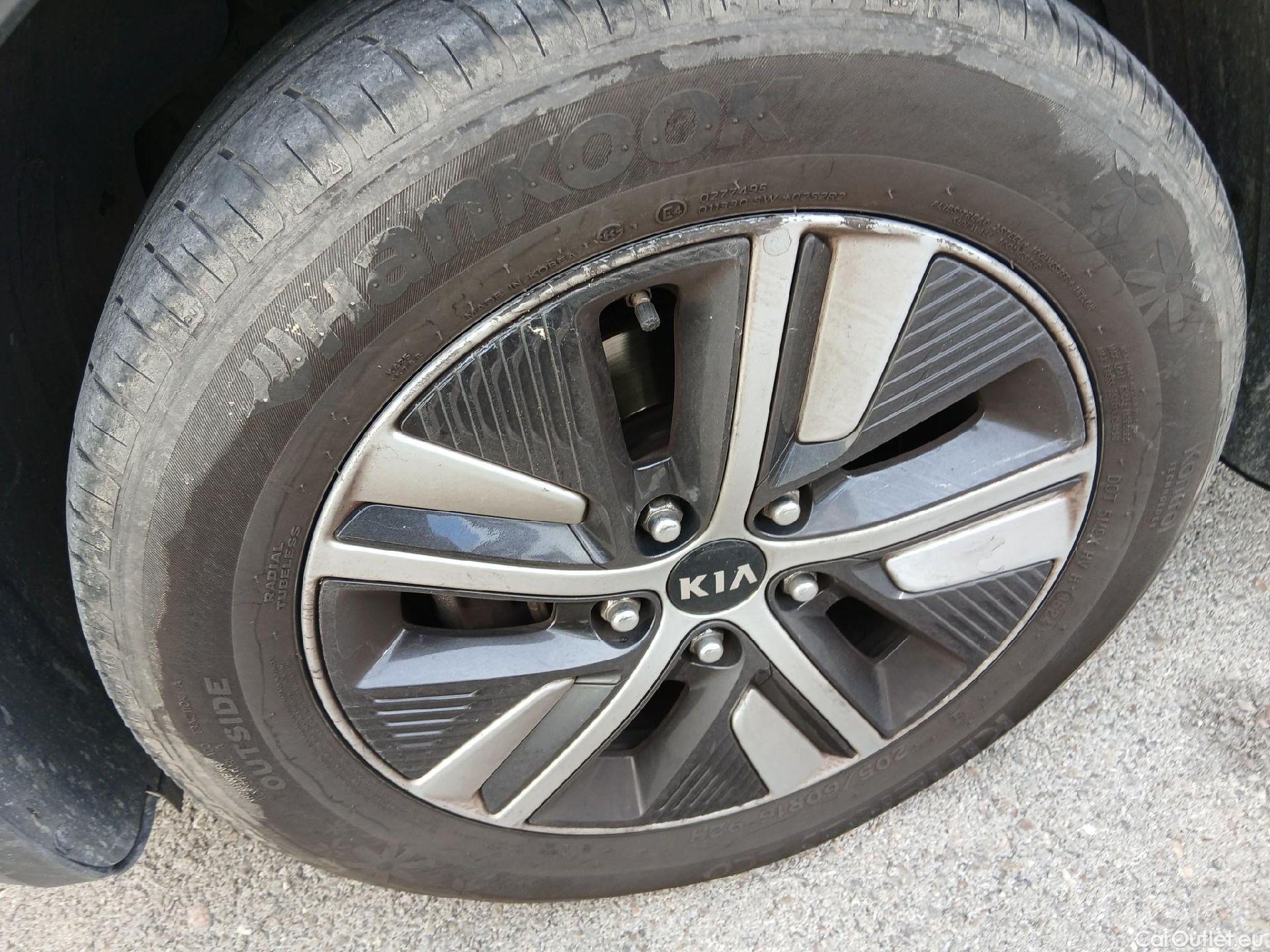  KIA  Niro KIA  1.6 GDi PHEV 104kW (141CV) Drive (AC) #18