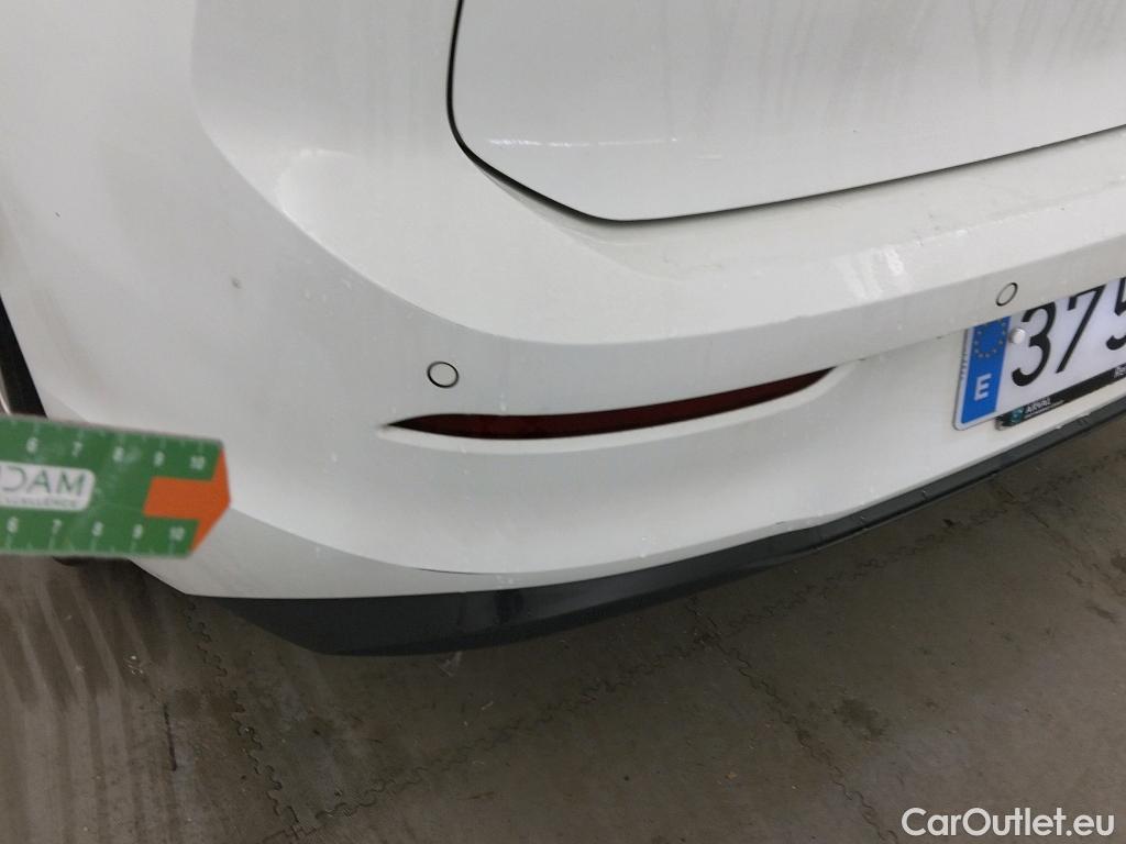  Volkswagen  Golf  VOLKSWAGEN / 2020 / 5P / berlina con portón Life 2.0 TDI 85kW (115CV) (CM) #10