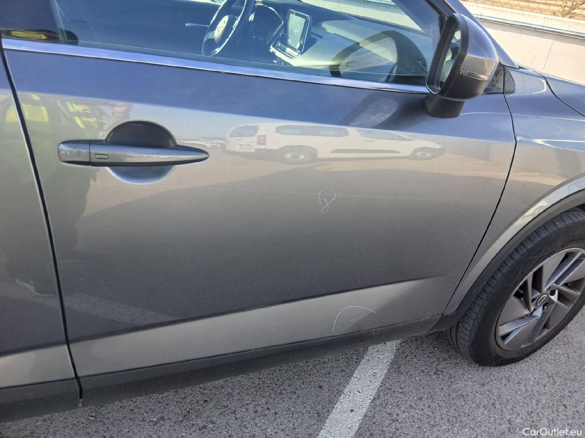  Nissan  Qashqai NISSAN  / 2021 / 5P / todoterreno DIG-T 116kW (158CV) mHEV Xtronic Acenta (AC4) #27