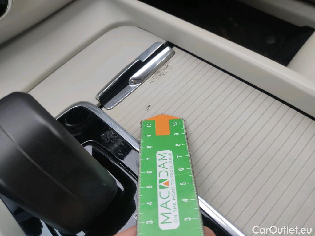  Volvo  XC60 VOLVO  / 2017 / 5P / todoterreno 2.0 B4 D Momentum Pro Auto #6