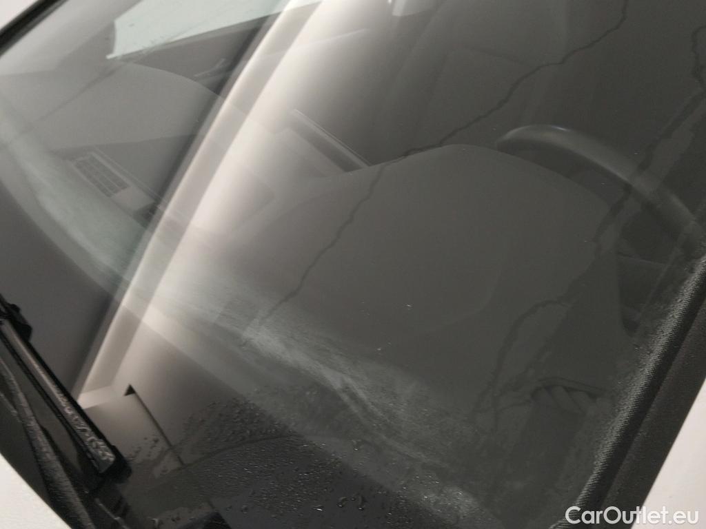  Volkswagen  Golf  VOLKSWAGEN / 2020 / 5P / berlina con portón Life 2.0 TDI 85kW (115CV) (CM) #1