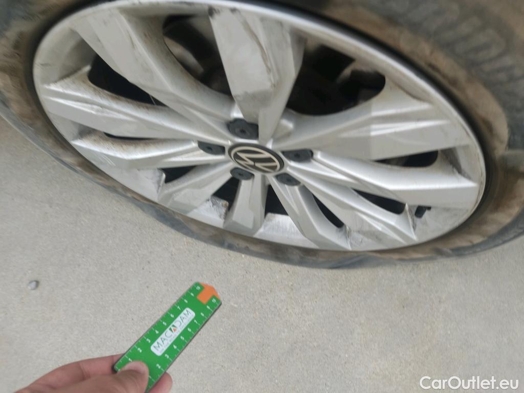  Volkswagen  T-ROC  Advance 2.0 TDI 150CV AT7 E6d #8