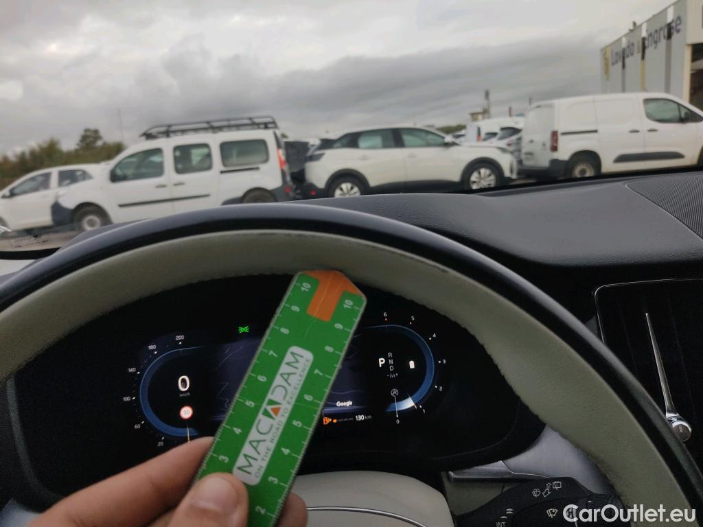  Volvo  XC60 VOLVO  / 2017 / 5P / todoterreno 2.0 B4 D Momentum Pro Auto #17