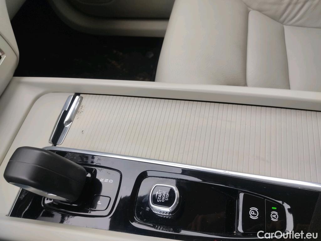  Volvo  XC60 VOLVO  / 2017 / 5P / todoterreno 2.0 B4 D Momentum Pro Auto #5