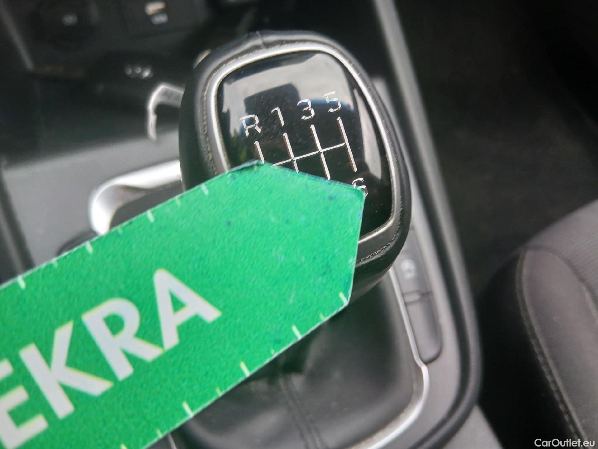  Hyundai  Konna HYUNDAI Kona / 2020 / 5P / todoterreno 1.0 TGDI 48V Maxx 4X2 #6