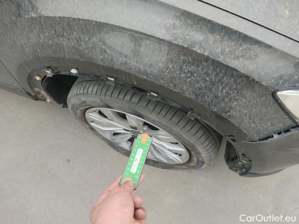  Volkswagen  T-ROC  Advance 2.0 TDI 150CV AT7 E6d #10