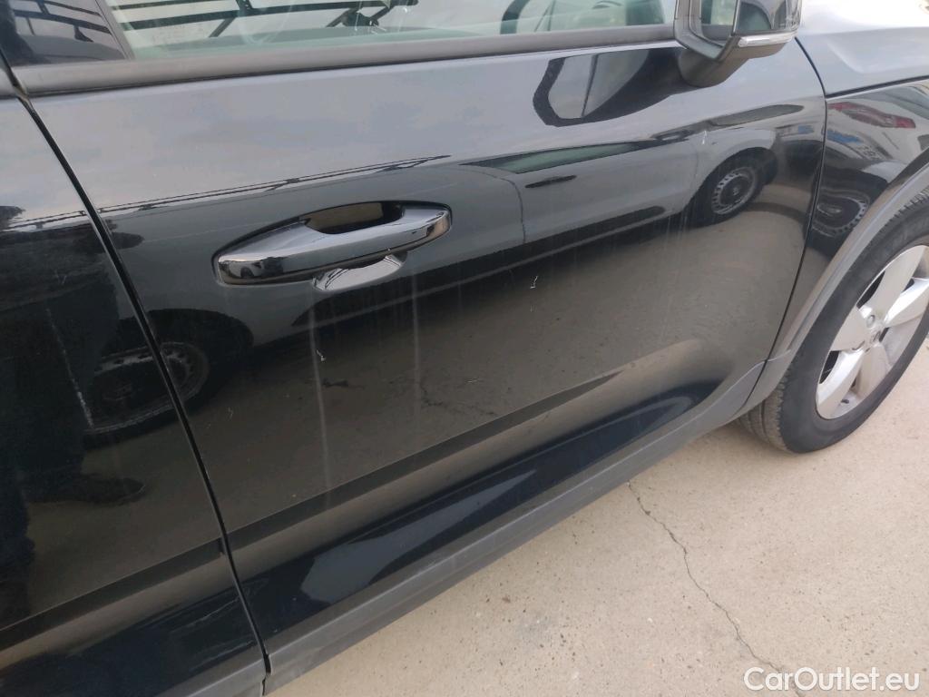  Volvo  XC 40 VOLVO XC40 / 2017 / 5P / todoterreno 1.5 T2 Momentum Core #4