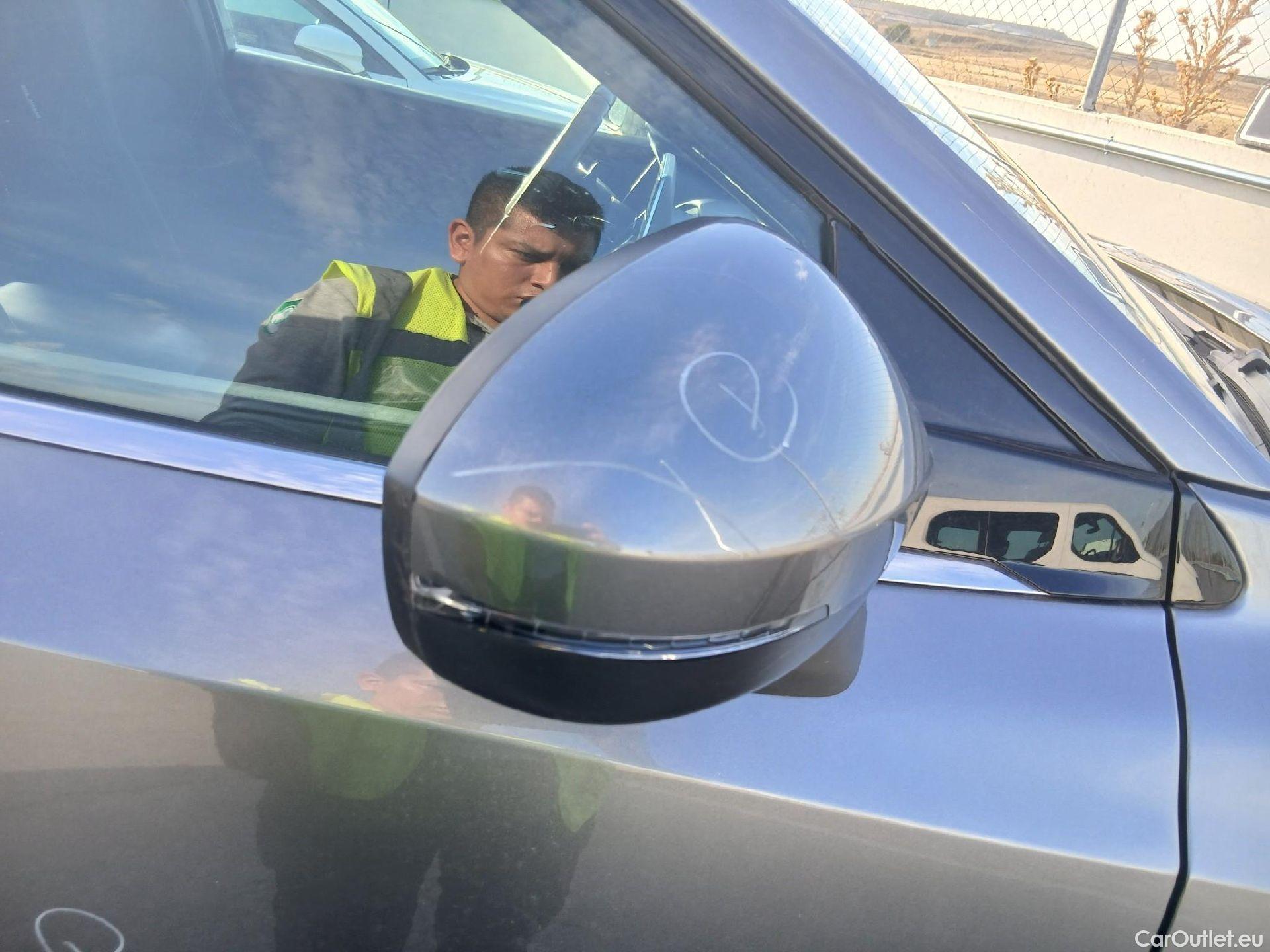  Nissan  Qashqai NISSAN  / 2021 / 5P / todoterreno DIG-T 116kW (158CV) mHEV Xtronic Acenta (AC4) #28