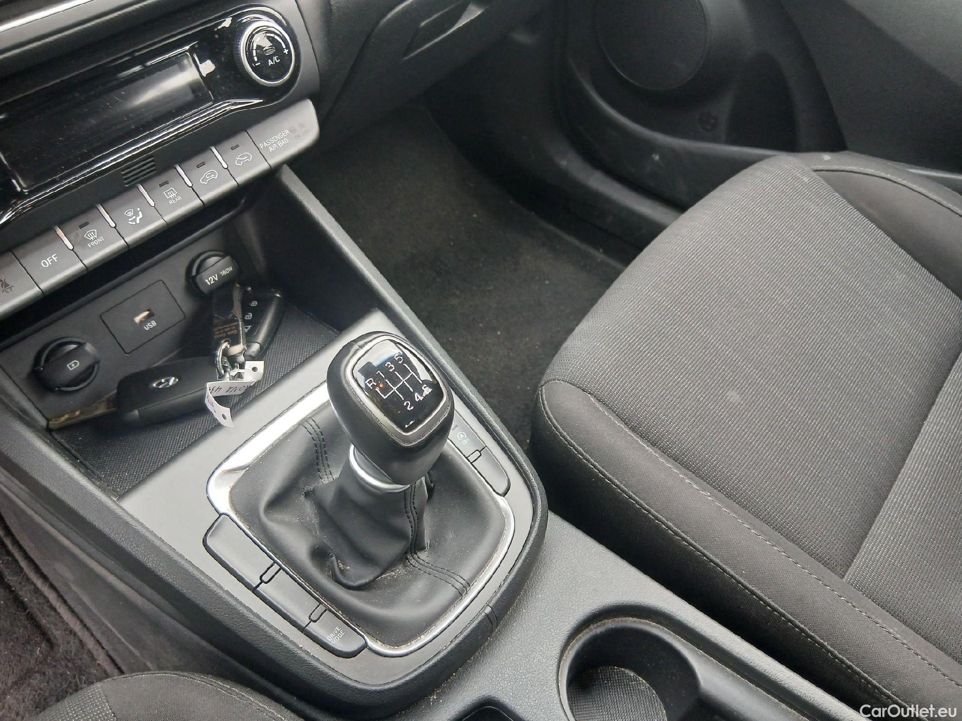  Hyundai  Konna HYUNDAI Kona / 2020 / 5P / todoterreno 1.0 TGDI 48V Maxx 4X2 #5