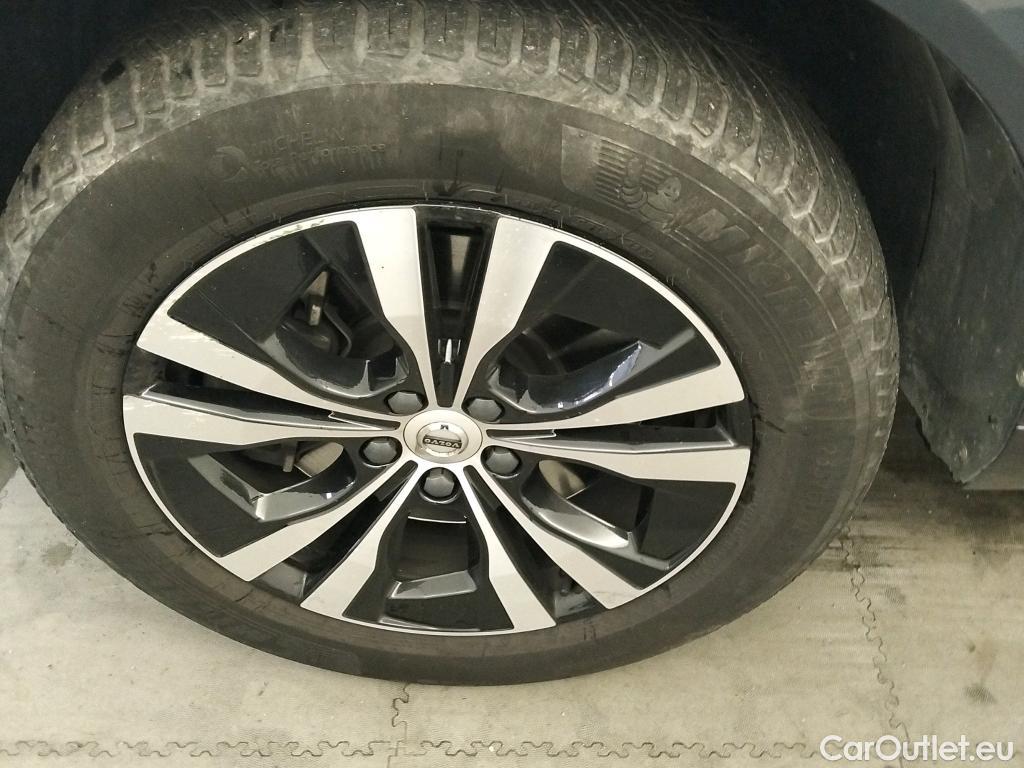  Volvo  XC60 VOLVO  / 2017 / 5P / todoterreno 2.0 B4 D AWD Momentum Pro Auto #5
