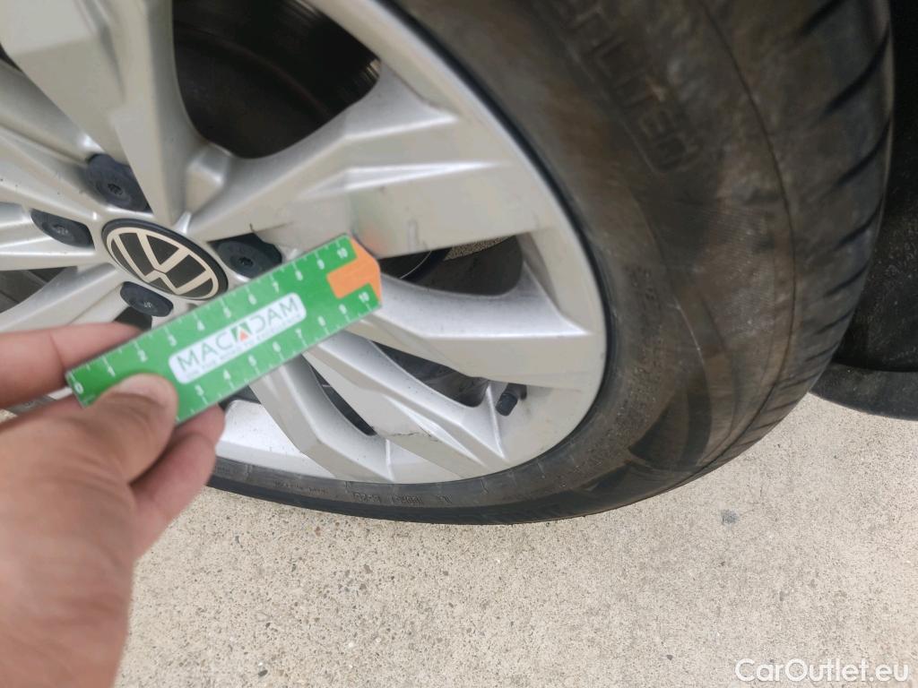  Volkswagen  T-ROC VOLKSWAGEN  / 2017 / 5P / todoterreno Advance 2.0 TDI 85kW (115CV) #15