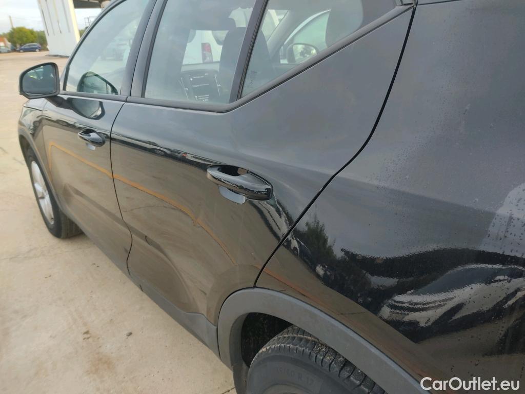  Volvo  XC 40 VOLVO XC40 / 2017 / 5P / todoterreno 1.5 T2 Momentum Core #1