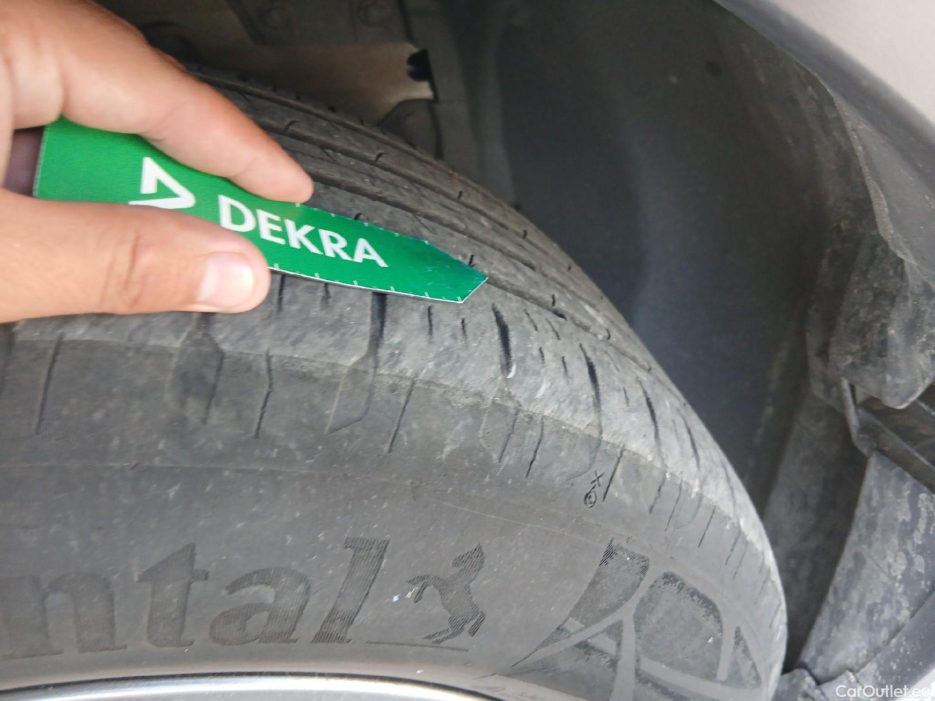  Nissan  Qashqai NISSAN  / 2021 / 5P / todoterreno DIG-T 116kW (158CV) mHEV Xtronic Acenta (AC4) #4