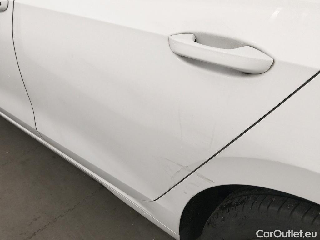  Volkswagen  Golf  VOLKSWAGEN / 2020 / 5P / berlina con portón Life 2.0 TDI 85kW (115CV) (CM) #11