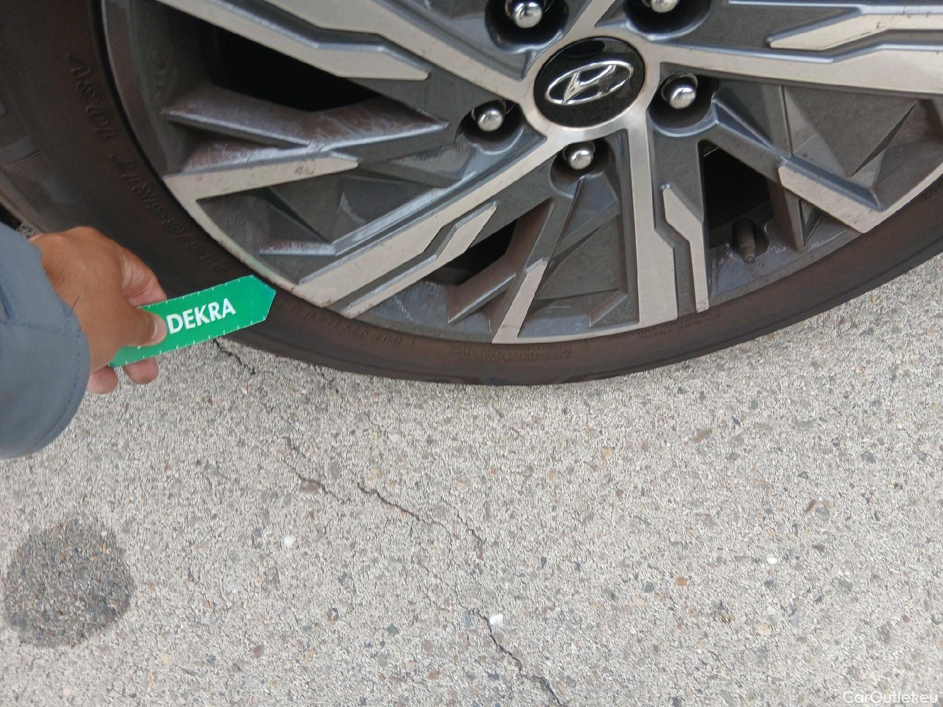  Hyundai  Tucson HYUNDAI  / 2020 / 5P / todoterreno 1.6 CRDI 100kW (136CV) 48V Maxx Sky DCT #39