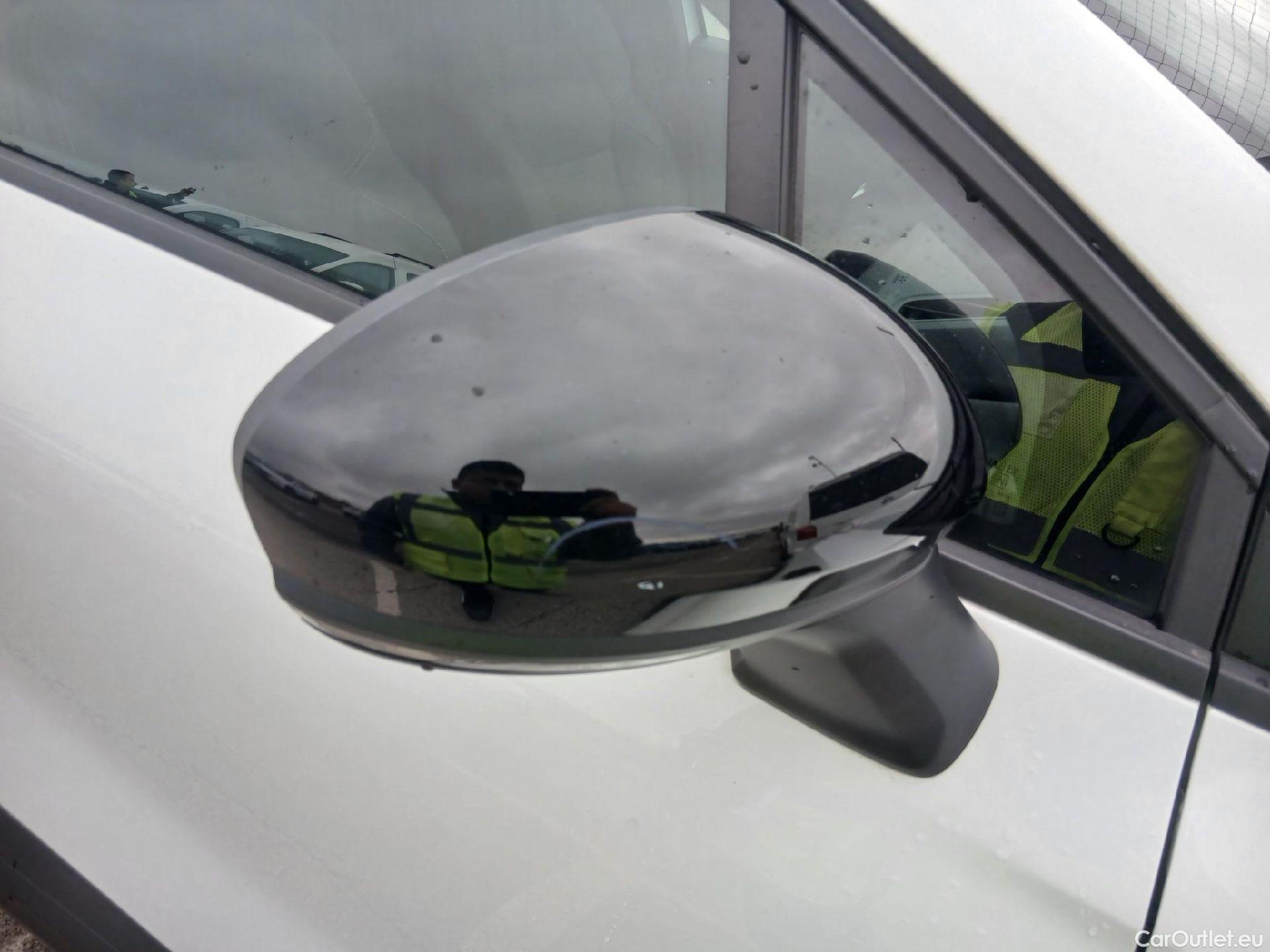  Renault  Captur RENAULT  / 2019 / 5P / todoterreno Intens TCe 90 (AC) #27