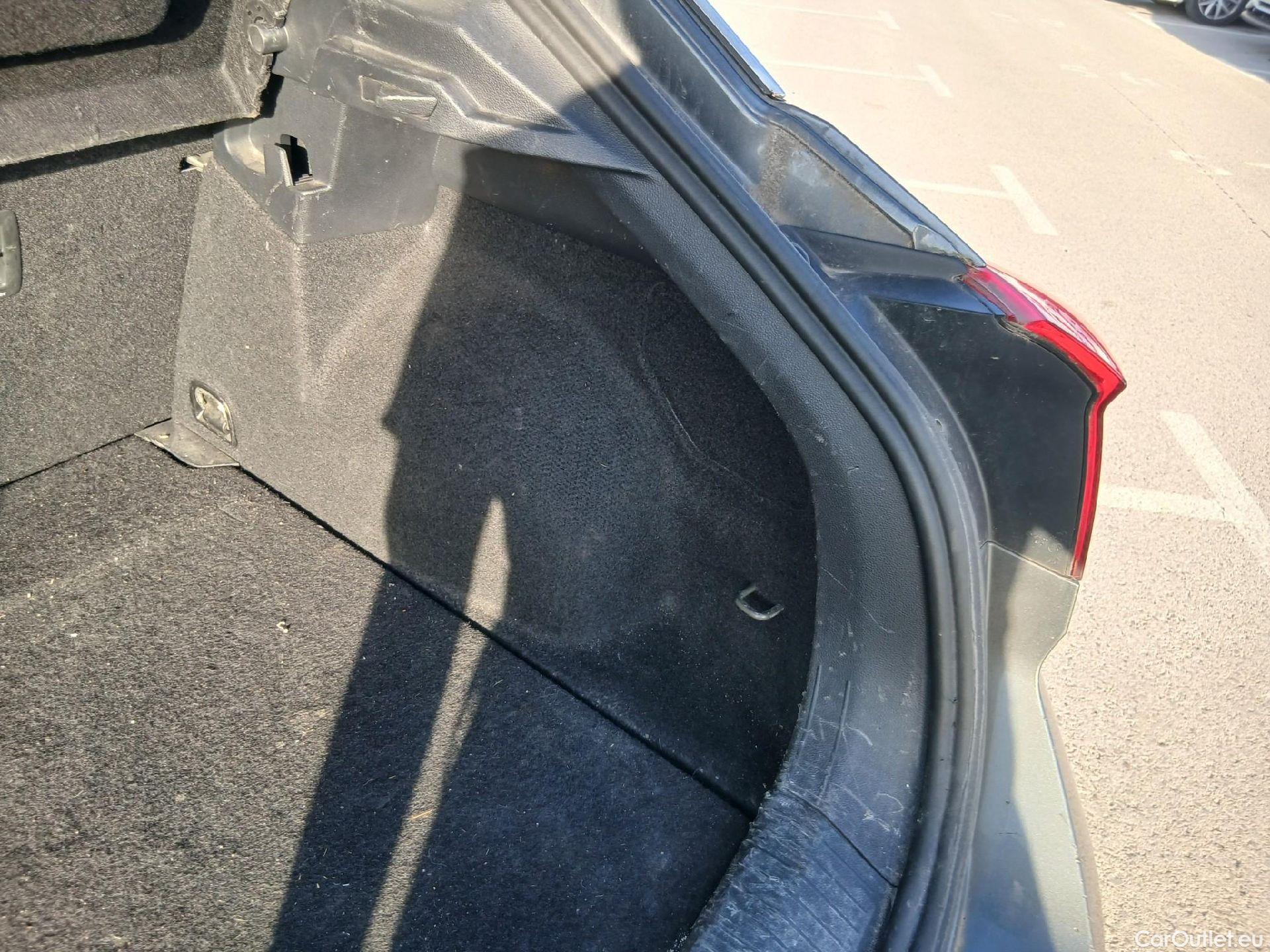  Volkswagen  T-ROC VOLKSWAGEN  / 2017 / 5P / todoterreno Advance 2.0 TDI 110kW (150CV) DSG (AC2) #16