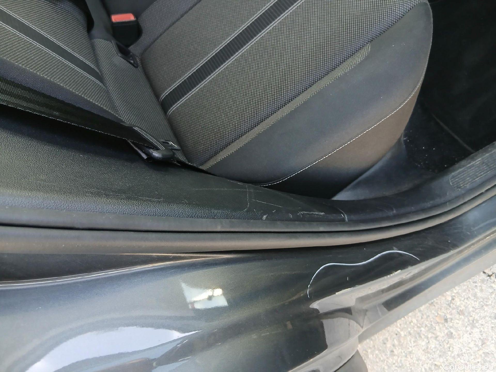  Volkswagen  T-ROC VOLKSWAGEN  / 2017 / 5P / todoterreno Advance 2.0 TDI 110kW (150CV) DSG (AC2) #25