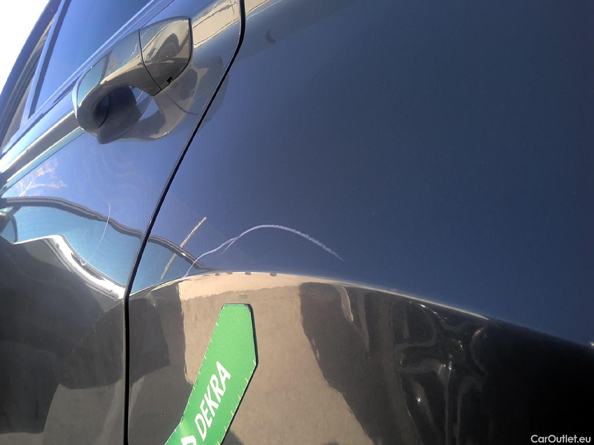  Volkswagen  Tiguan VOLKSWAGEN  / 2020 / 5P / todoterreno Life 2.0 TDI 110kW (150CV) DSG #12