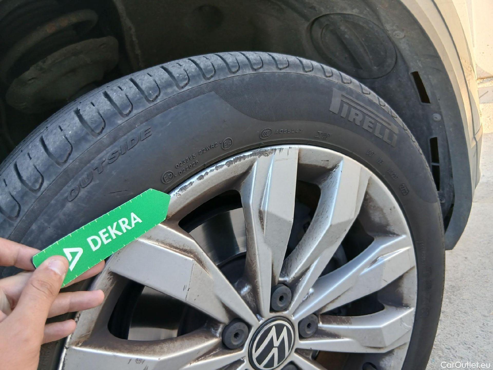  Volkswagen  T-ROC VOLKSWAGEN  / 2017 / 5P / todoterreno Advance 2.0 TDI 110kW (150CV) DSG (AC2) #28