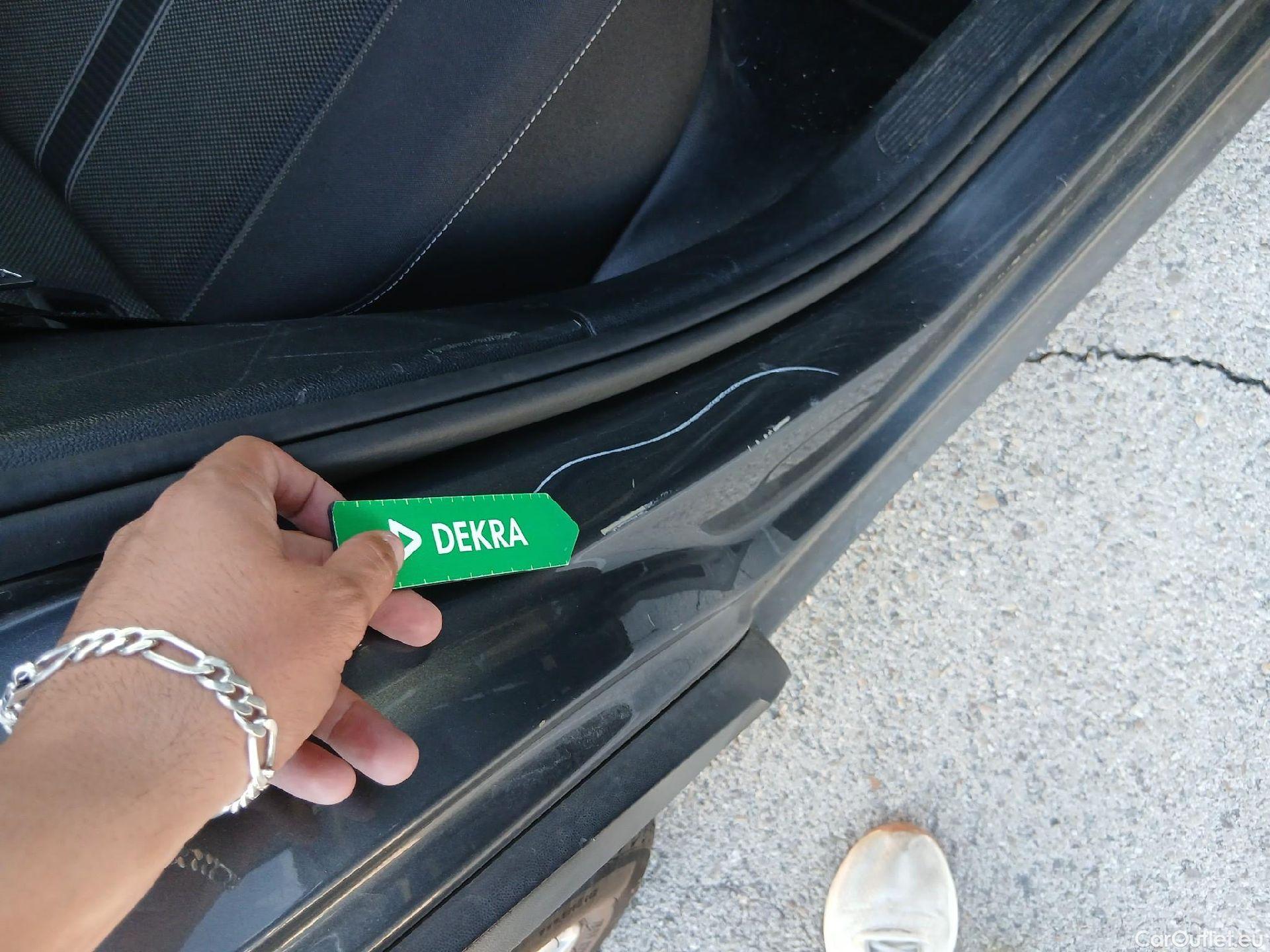  Volkswagen  T-ROC VOLKSWAGEN  / 2017 / 5P / todoterreno Advance 2.0 TDI 110kW (150CV) DSG (AC2) #23