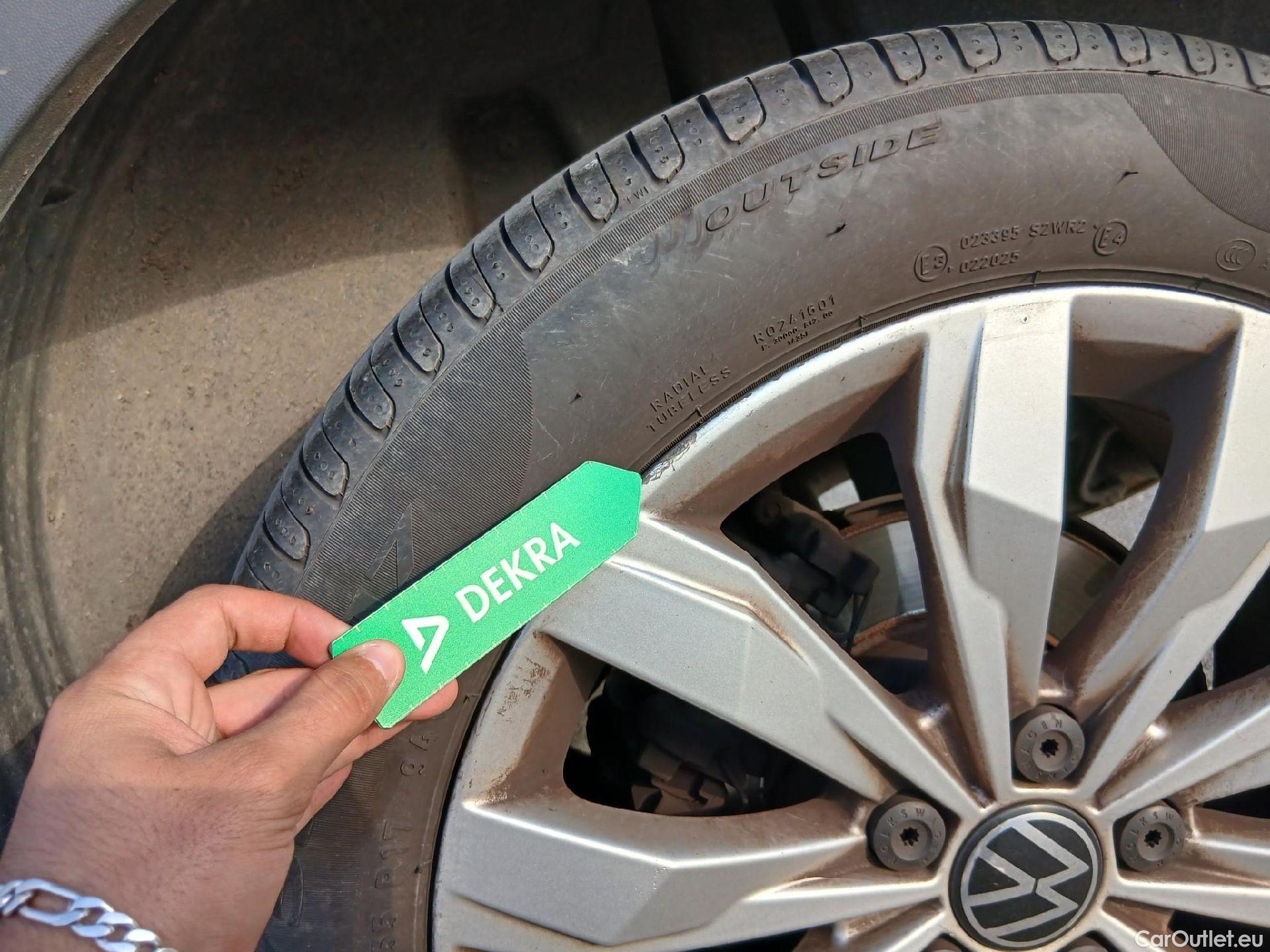  Volkswagen  T-ROC VOLKSWAGEN  / 2017 / 5P / todoterreno Advance 2.0 TDI 110kW (150CV) DSG (AC2) #21