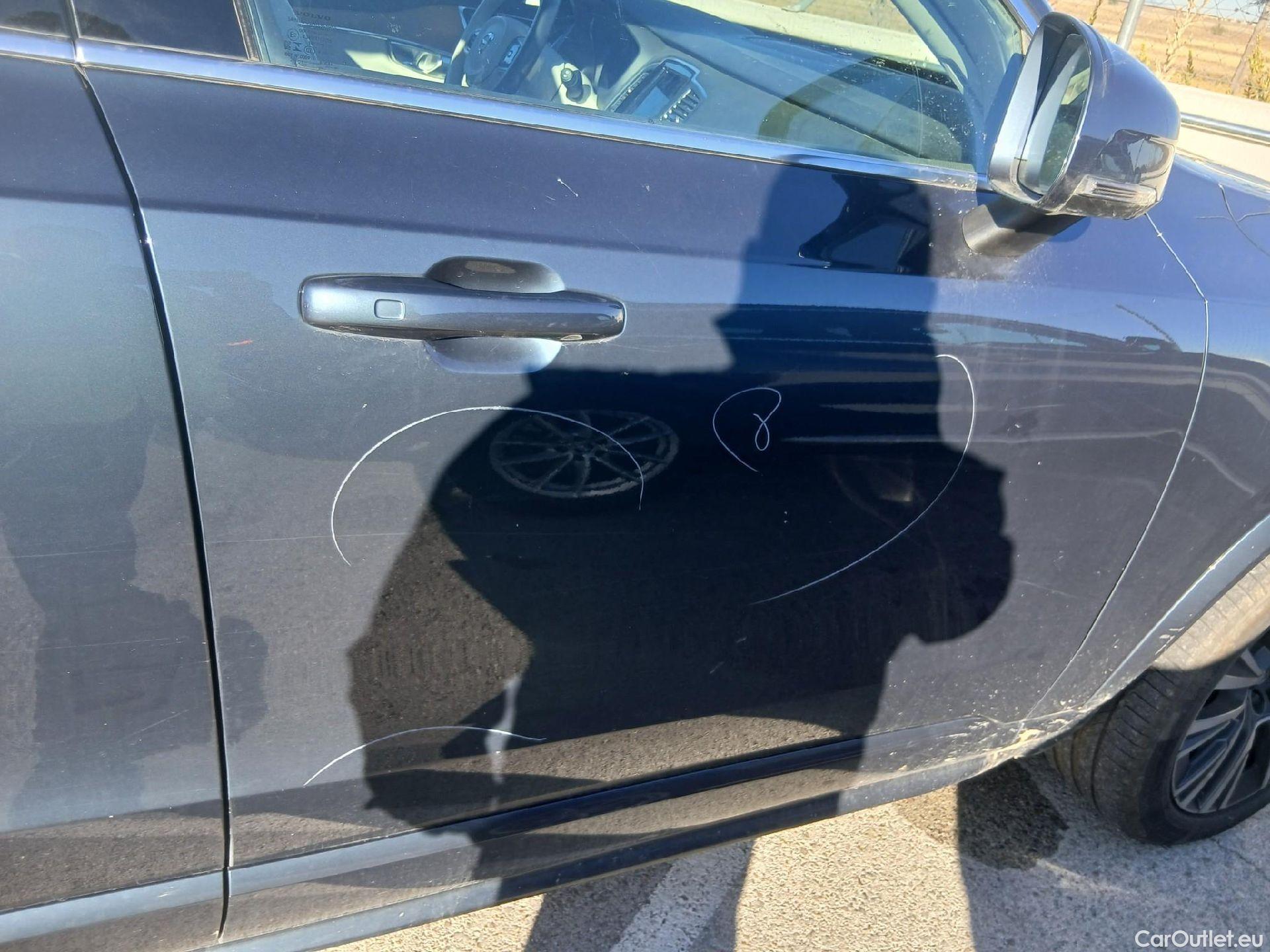  Volvo  XC90 VOLVO  / 2019 / 5P / todoterreno 2.0 B5 D AWD Momentum Pro Auto #25