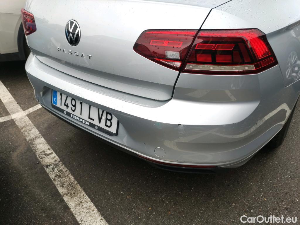  Volkswagen  Passat VOLKSWAGEN  / 2019 / 4P / sedán 2.0 TDI 110kW (150CV) #14