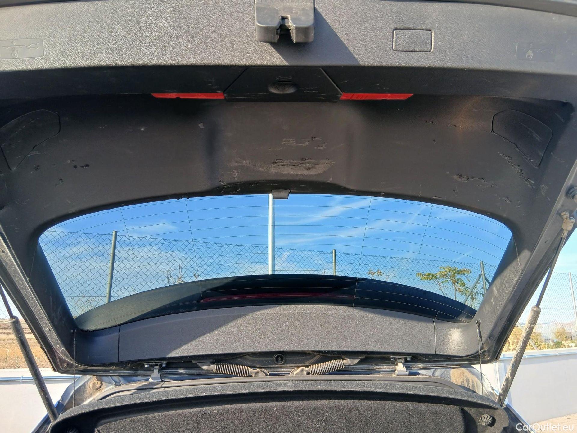  Volkswagen  T-ROC VOLKSWAGEN  / 2017 / 5P / todoterreno Advance 2.0 TDI 110kW (150CV) DSG (AC2) #12