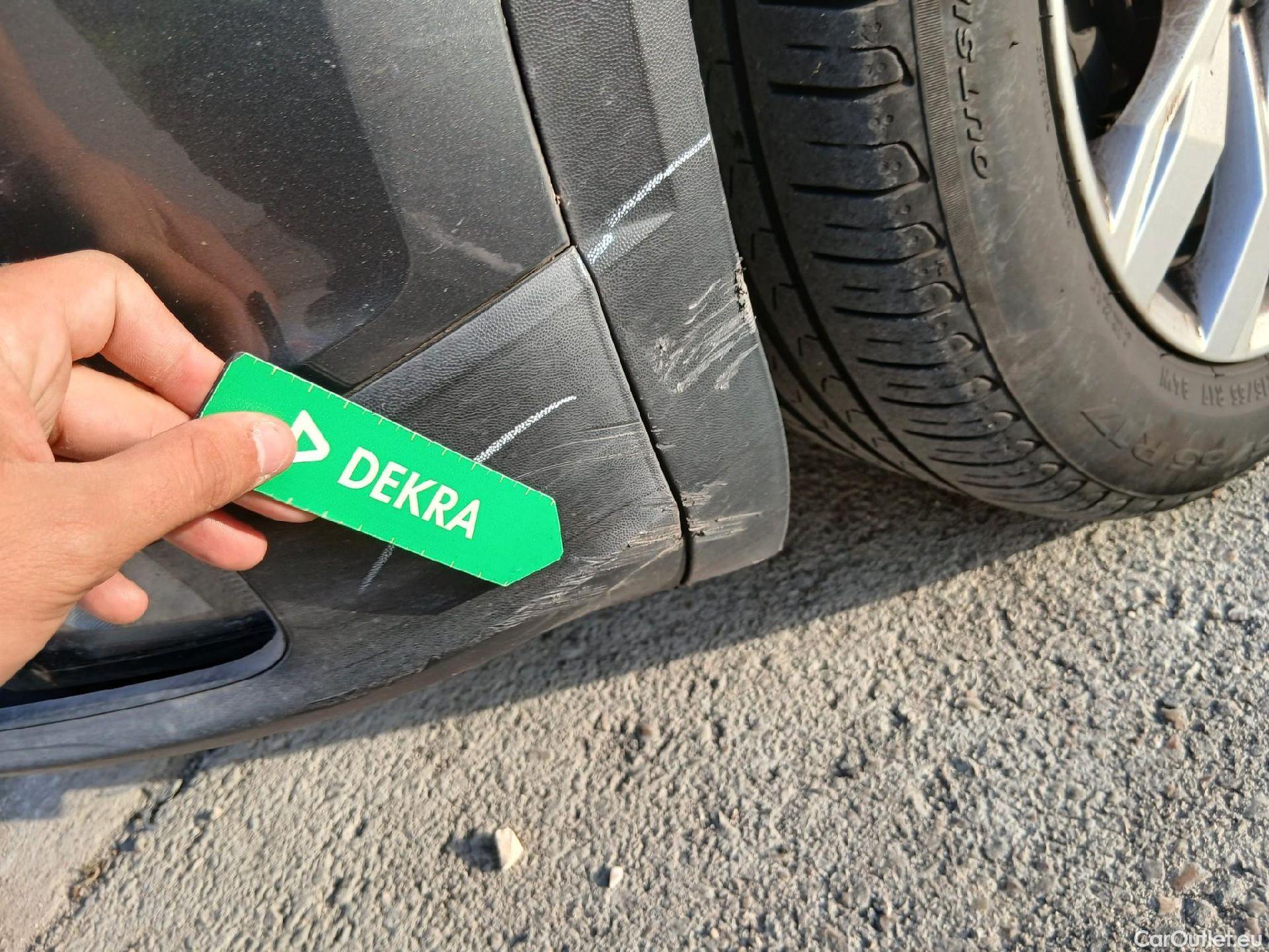  Volkswagen  T-ROC VOLKSWAGEN  / 2017 / 5P / todoterreno Advance 2.0 TDI 110kW (150CV) DSG (AC2) #3