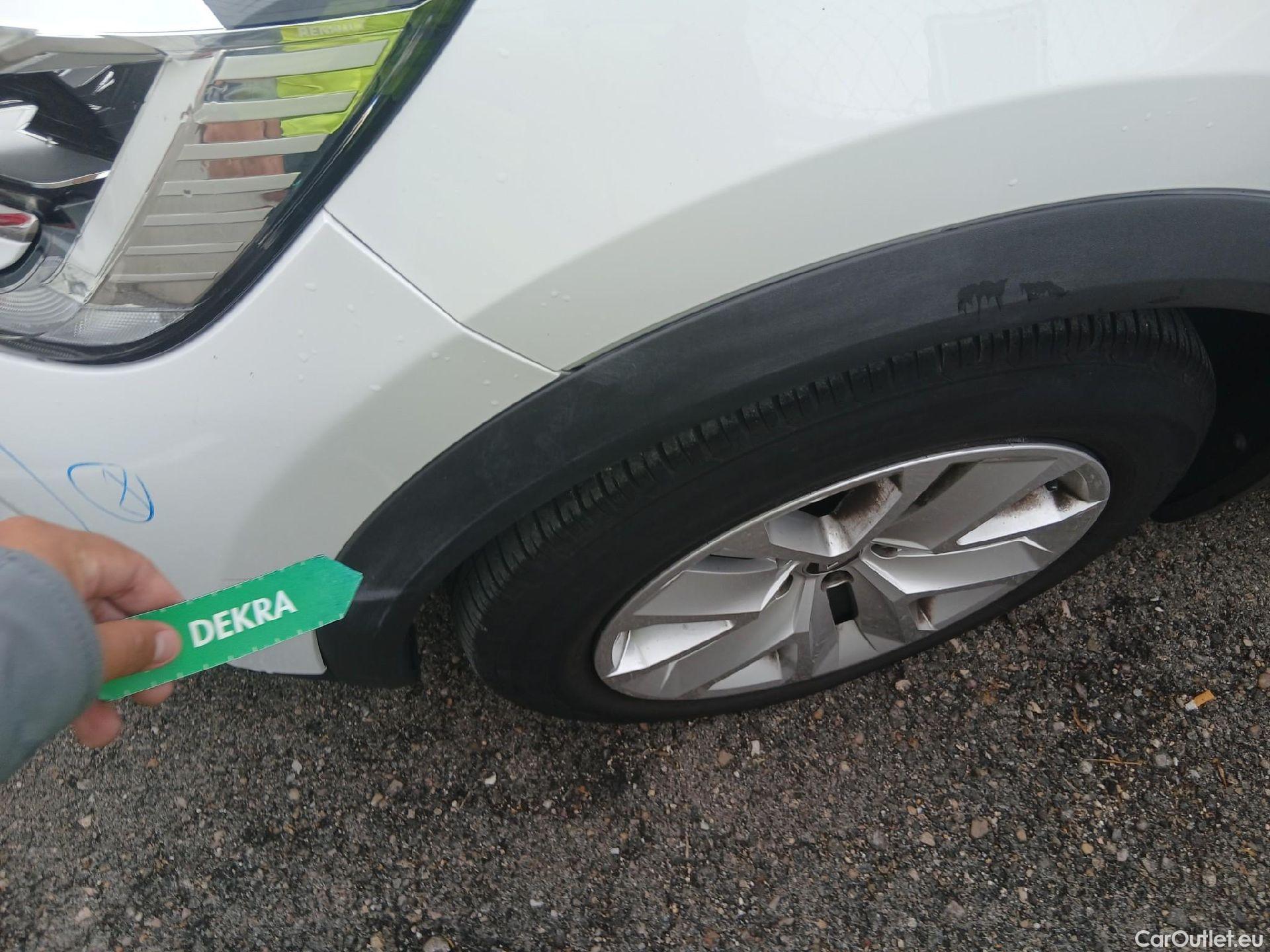  Renault  Captur RENAULT  / 2019 / 5P / todoterreno Intens TCe 90 (AC) #16