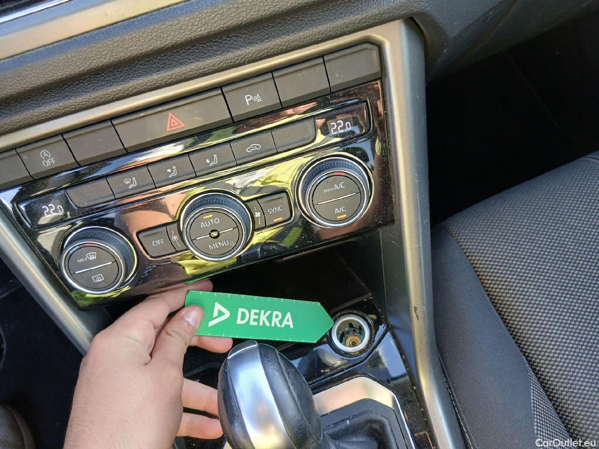  Volkswagen  T-ROC VOLKSWAGEN  / 2017 / 5P / todoterreno Advance 2.0 TDI 110kW (150CV) DSG (AC2) #35