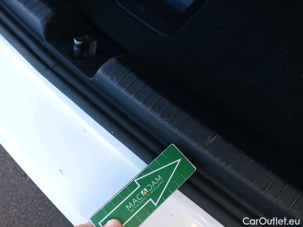  Volkswagen  Polo VOLKSWAGEN  / 2021 / 5P / berlina con portón Life 1.0 TSI 70kW (95CV) #2