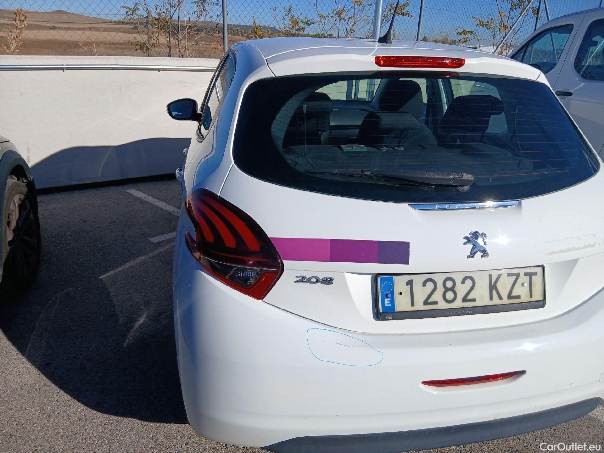  Peugeot  208 PEUGEOT  / 2015 / 5P / berlina con portón 5P ACTIVE BlueHDi 73kW (100CV) #25