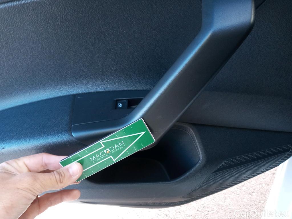  Volkswagen  Polo VOLKSWAGEN  / 2021 / 5P / berlina con portón Life 1.0 TSI 70kW (95CV) #4