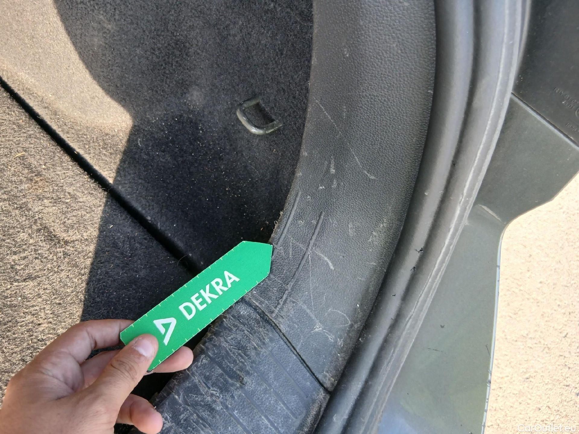  Volkswagen  T-ROC VOLKSWAGEN  / 2017 / 5P / todoterreno Advance 2.0 TDI 110kW (150CV) DSG (AC2) #15