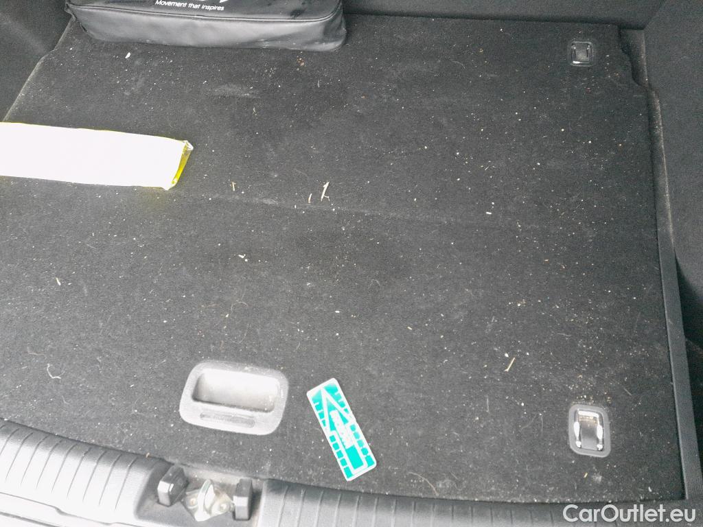  KIA  Cee'd KIA Ceed / 2018 / 5P / berlina con portón 1.0 T-GDi 74kW (100CV) Drive #9