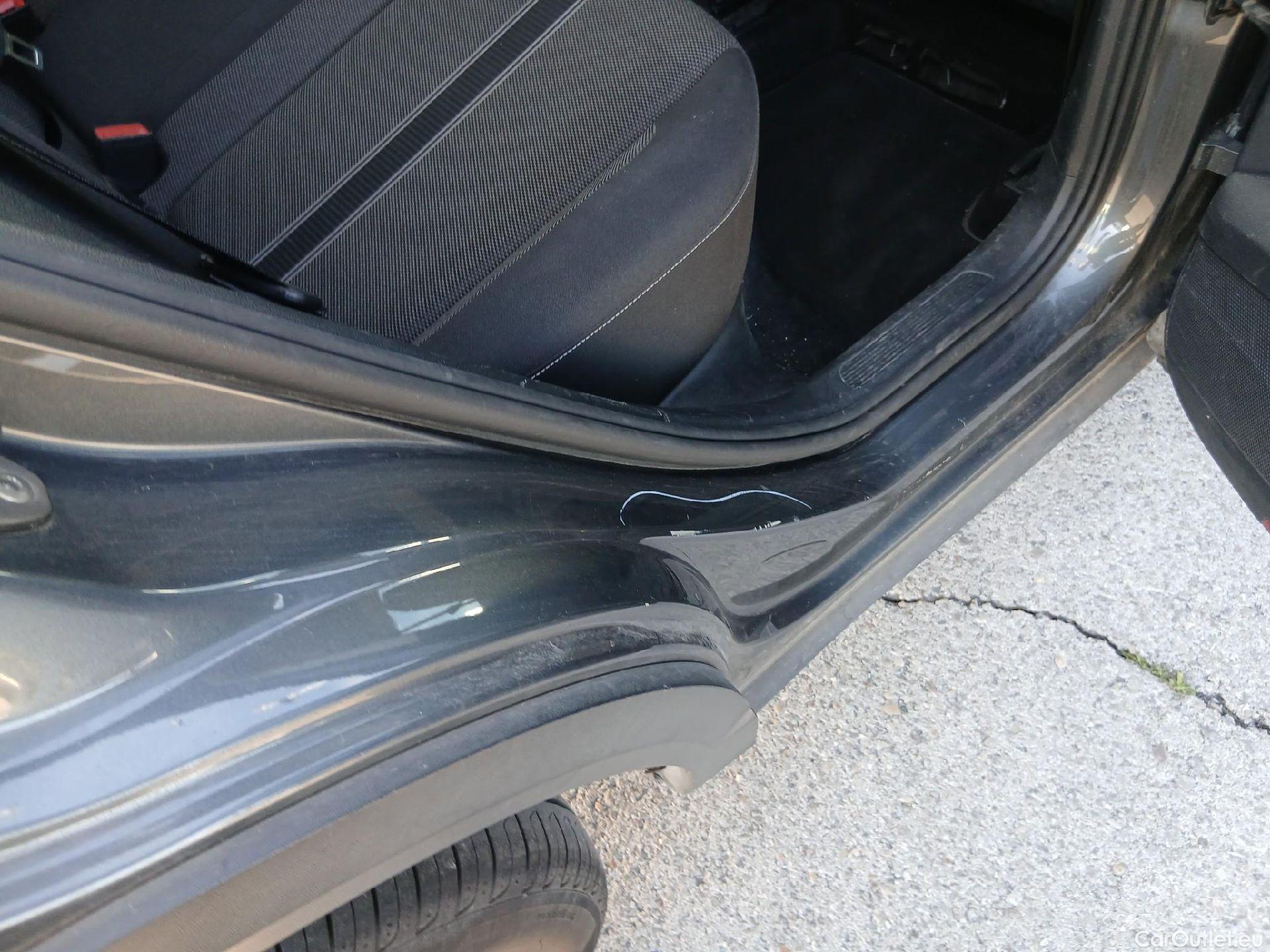  Volkswagen  T-ROC VOLKSWAGEN  / 2017 / 5P / todoterreno Advance 2.0 TDI 110kW (150CV) DSG (AC2) #24