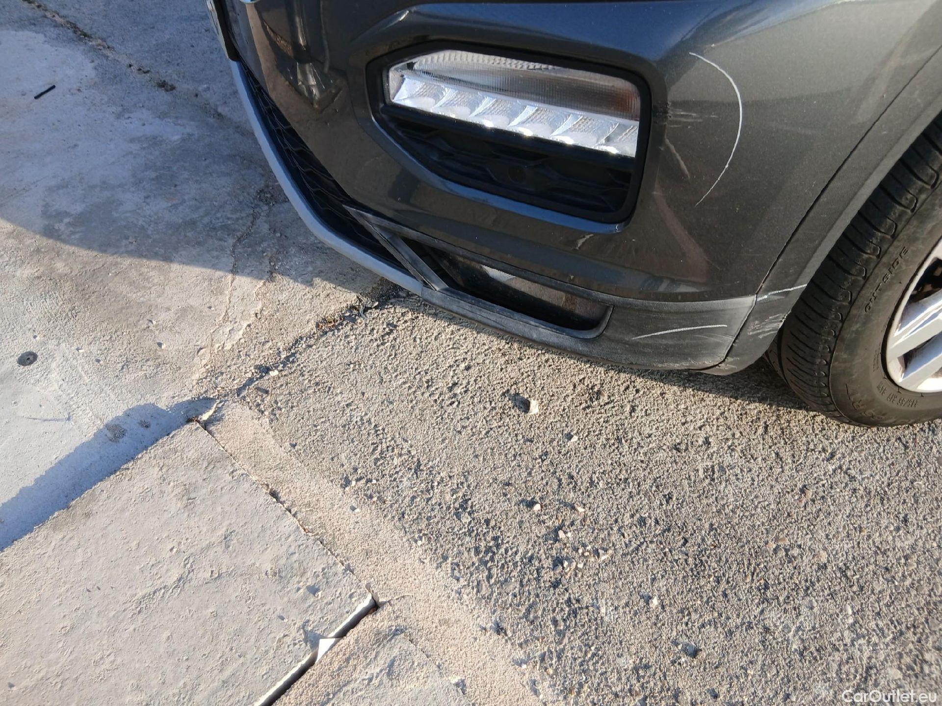  Volkswagen  T-ROC VOLKSWAGEN  / 2017 / 5P / todoterreno Advance 2.0 TDI 110kW (150CV) DSG (AC2) #4