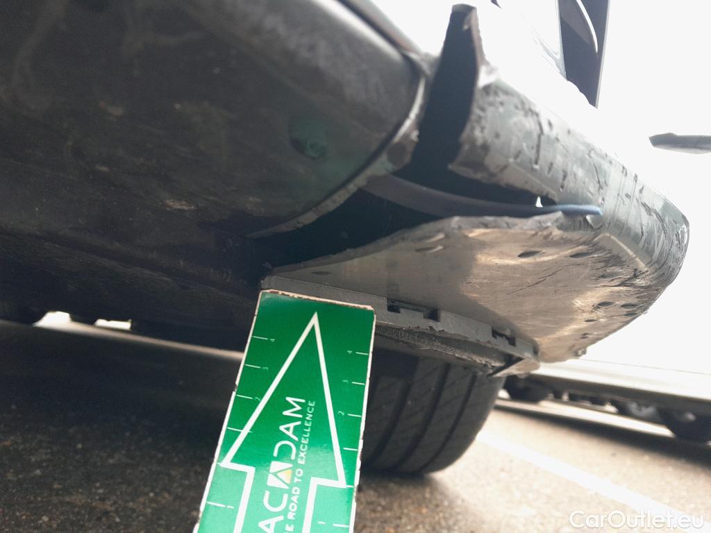  KIA  Cee'd KIA Ceed / 2018 / 5P / berlina con portón 1.0 T-GDi 74kW (100CV) Drive #3