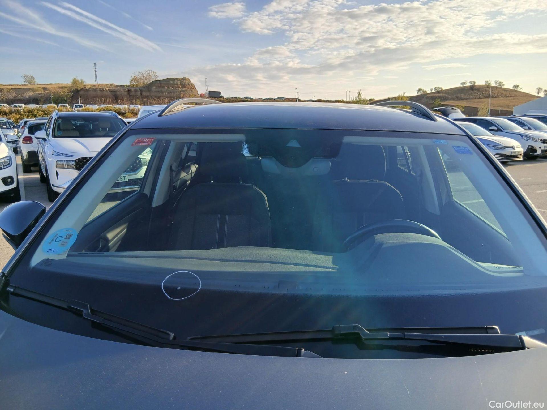  Volkswagen  T-ROC VOLKSWAGEN  / 2017 / 5P / todoterreno Advance 2.0 TDI 110kW (150CV) DSG (AC2) #33