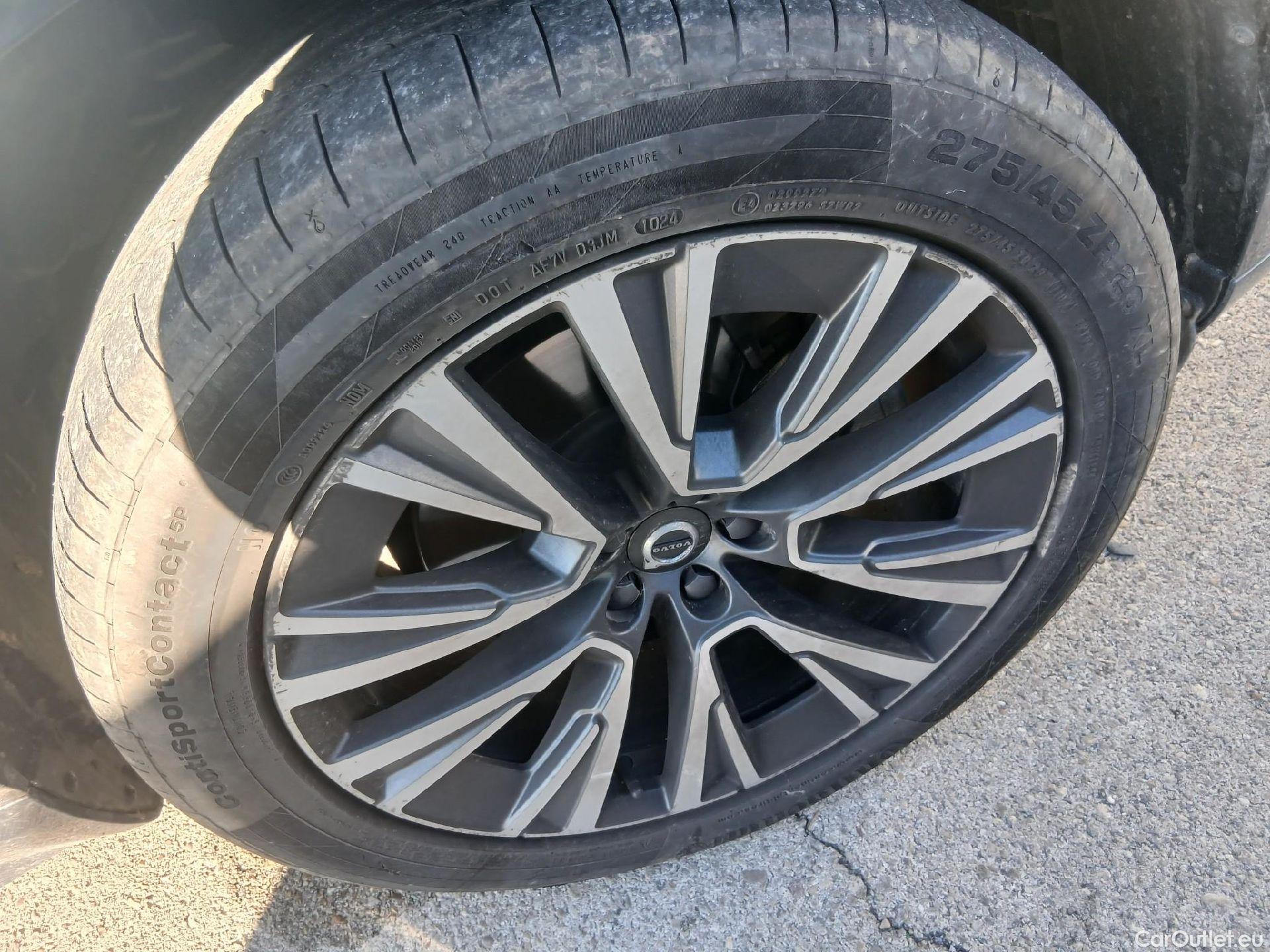  Volvo  XC90 VOLVO  / 2019 / 5P / todoterreno 2.0 B5 D AWD Momentum Pro Auto #28