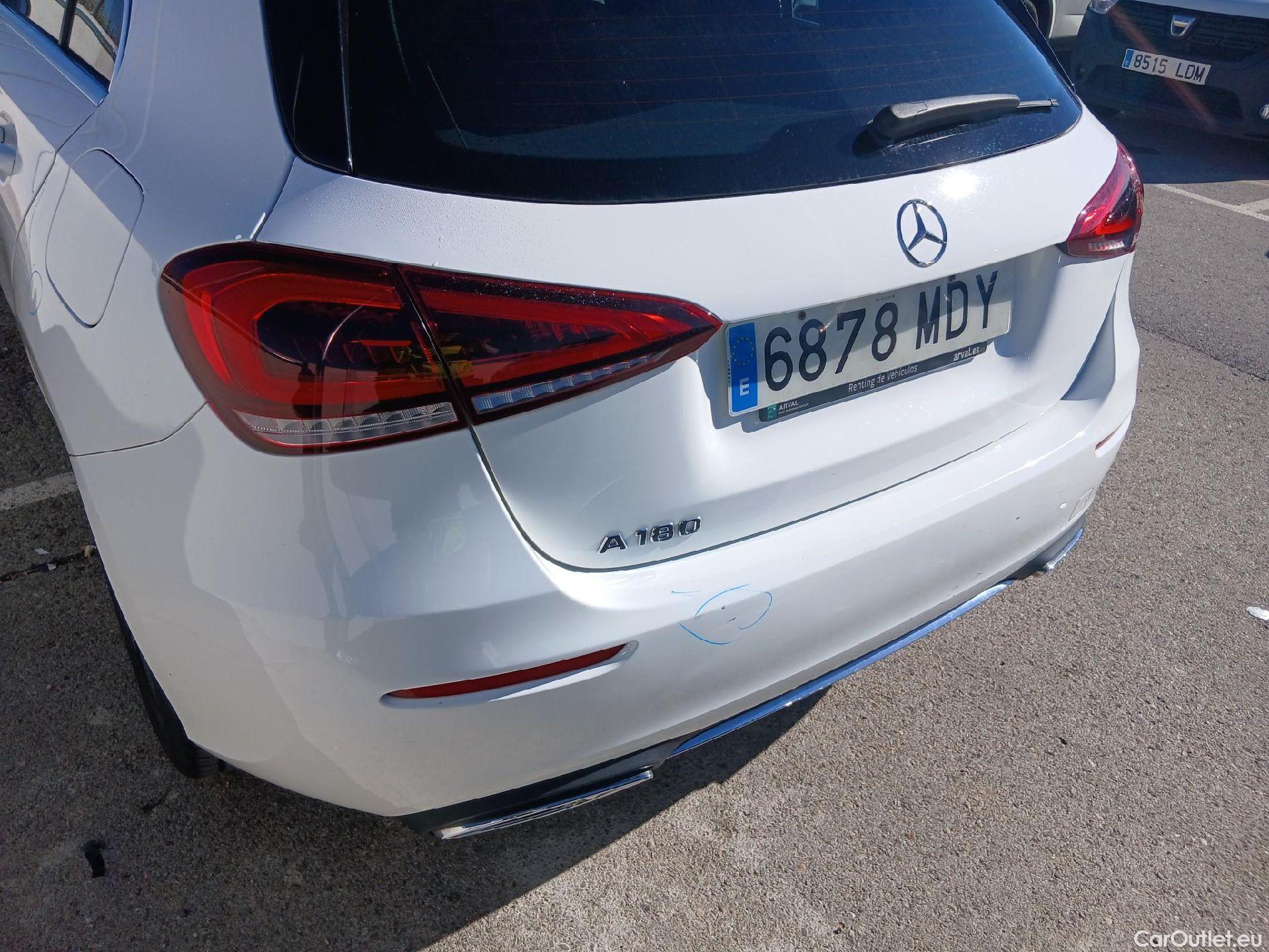  Mercedes  A-Klasse MERCEDES-BENZ Clase A / 2018 / 5P / berlina con portón A 180 #21