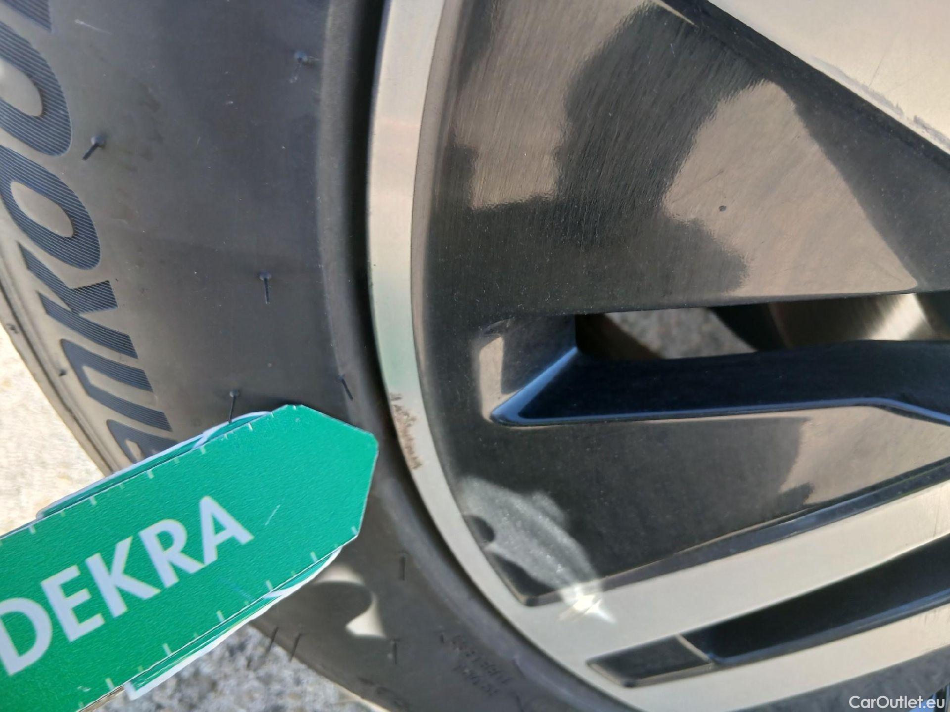  Mercedes  A-Klasse MERCEDES-BENZ Clase A / 2018 / 5P / berlina con portón A 180 #7