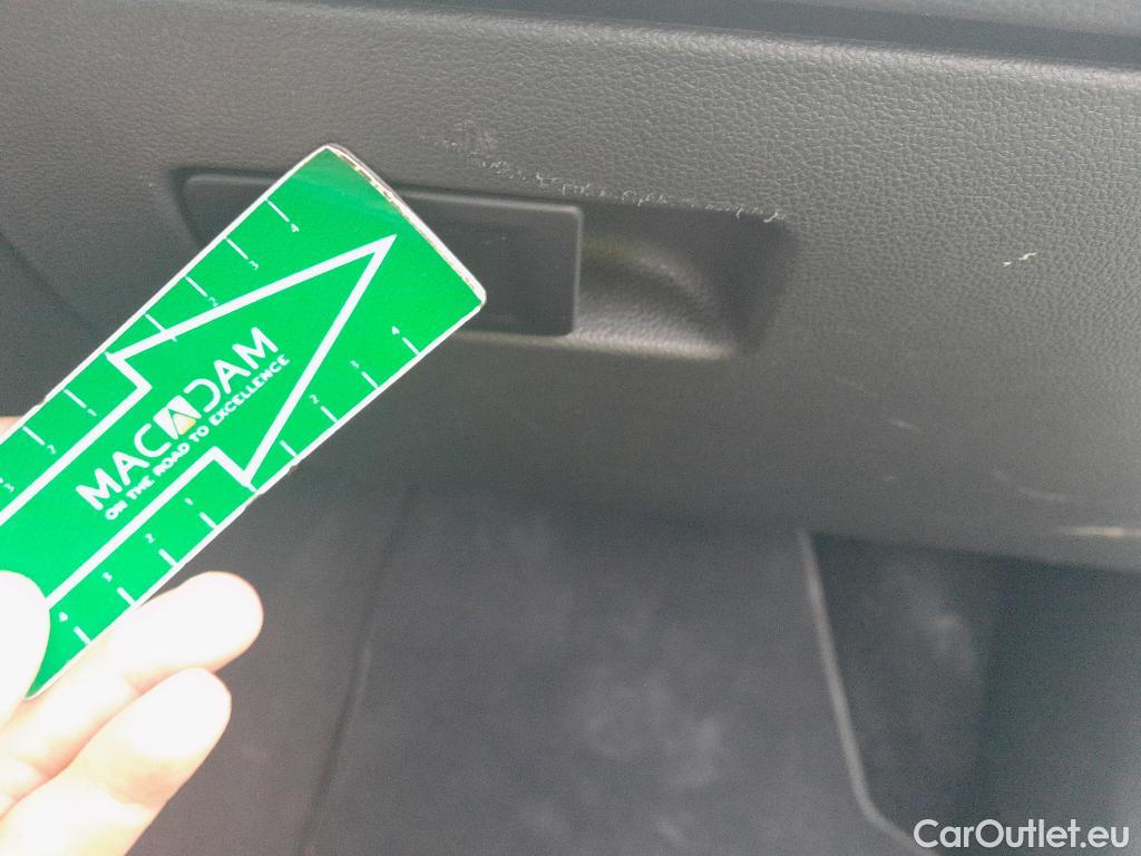  Volkswagen  Polo VOLKSWAGEN  / 2017 / 5P / berlina con portón Advance 1.0 TSI 70kW (95CV) #9