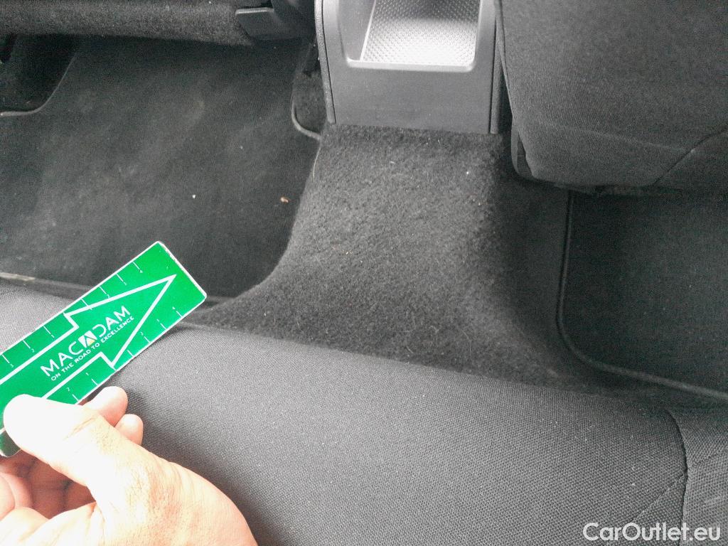  Volkswagen  Polo VOLKSWAGEN  / 2017 / 5P / berlina con portón Advance 1.0 TSI 70kW (95CV) #4