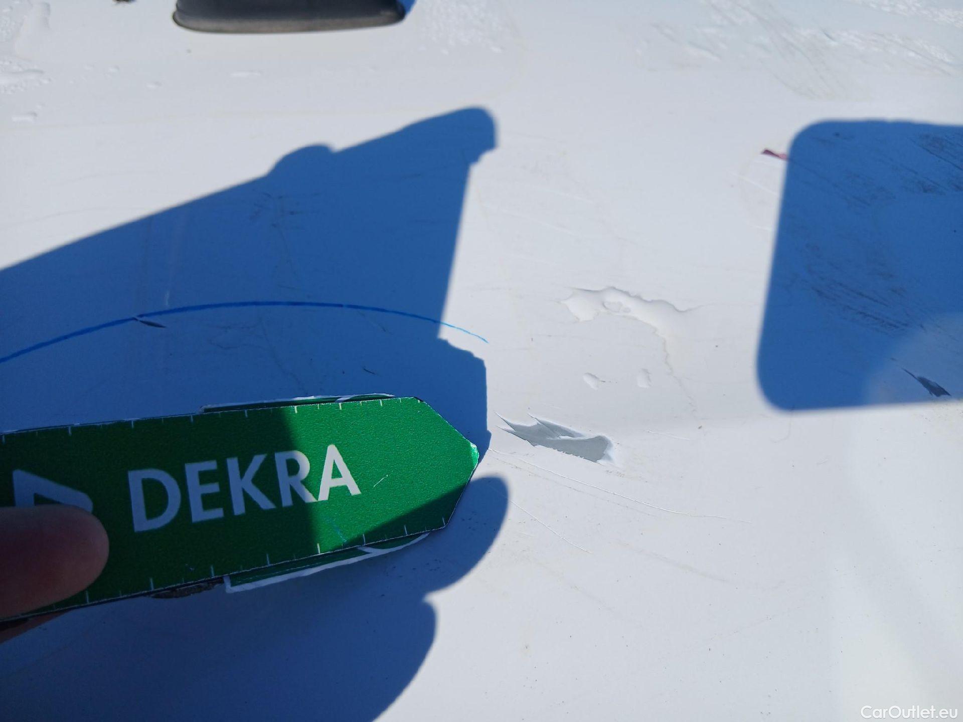  Peugeot  208 PEUGEOT  / 2015 / 5P / berlina con portón 5P ACTIVE BlueHDi 73kW (100CV) #29