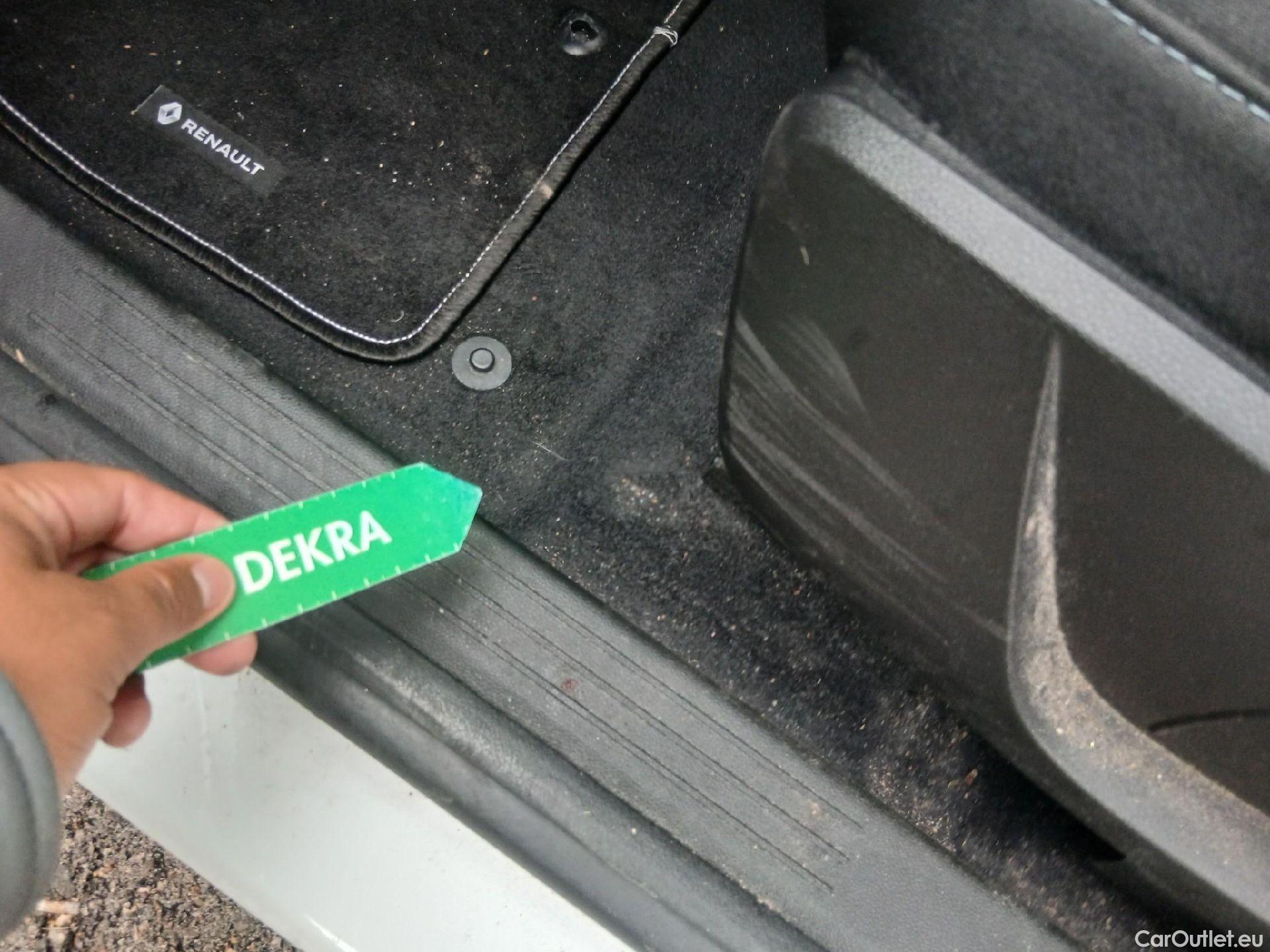  Renault  Captur RENAULT  / 2019 / 5P / todoterreno Intens TCe 90 (AC) #4