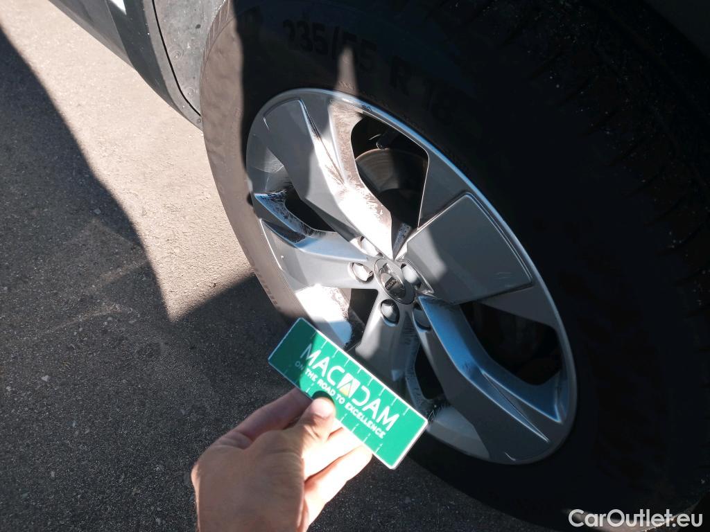  Volvo  XC 40 VOLVO XC40 / 2017 / 5P / todoterreno 1.5 T3 Momentum #26