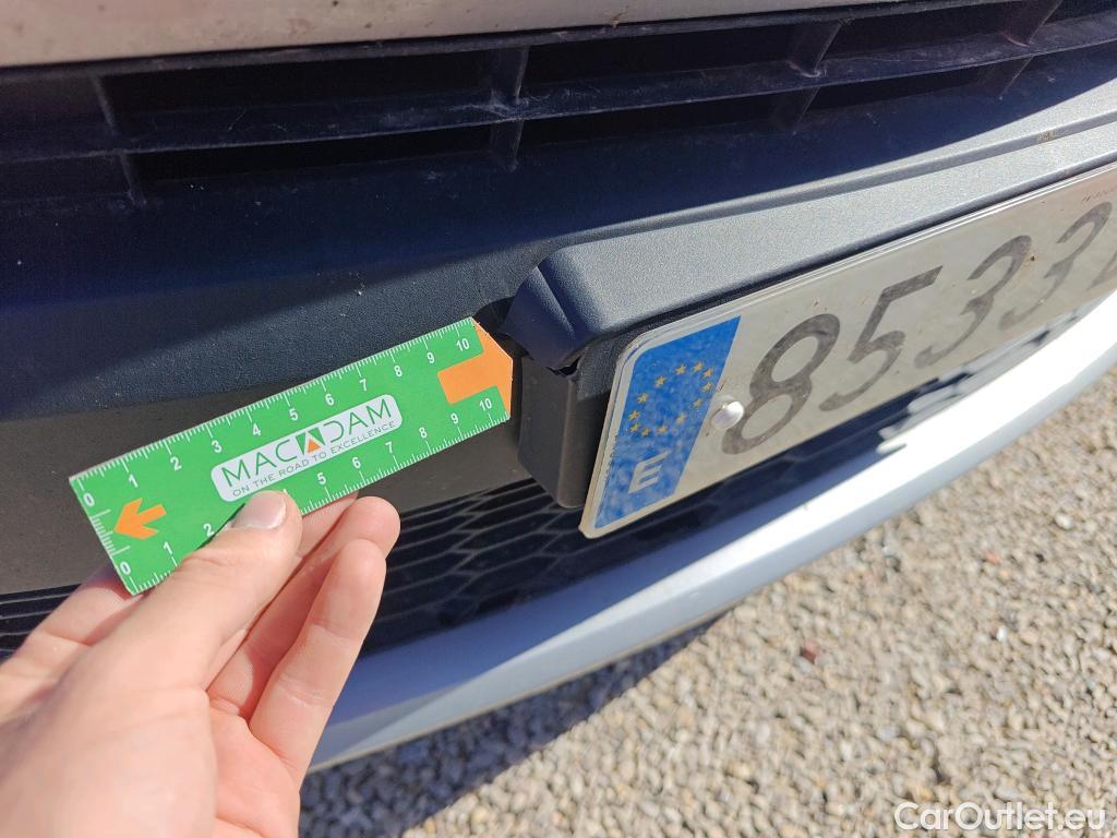  Toyota  C-HR TOYOTA  / 2019 / 5P / todoterreno 1.8 125H Advance #8